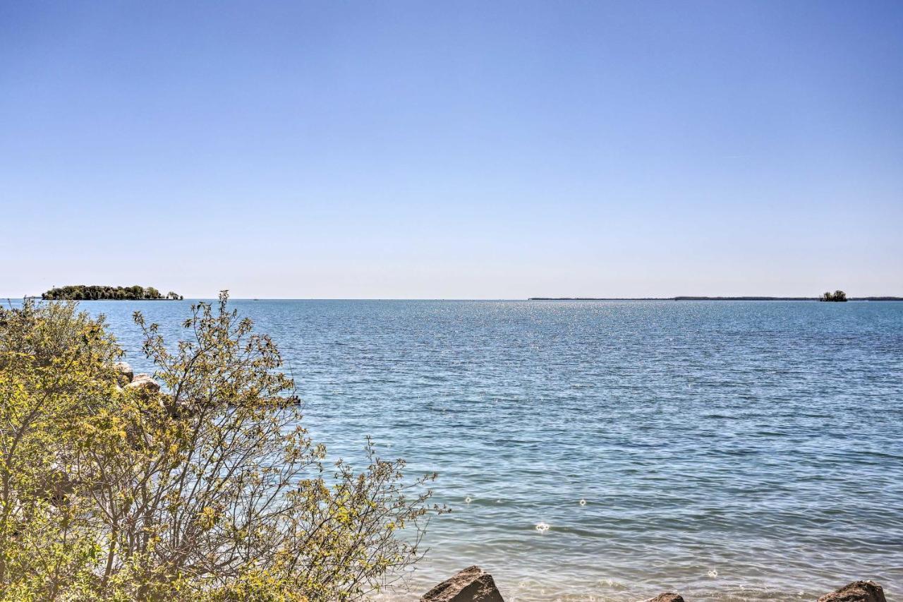 Waterfront Bass Island Retreat With Balcony And Tv Διαμέρισμα Put-in-Bay Εξωτερικό φωτογραφία